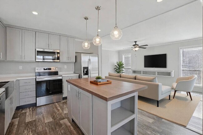 Building Photo - 1612 Swallowtail Dr