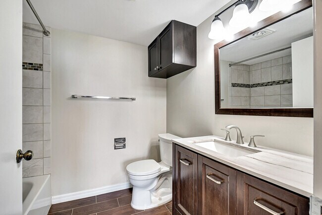 Building Photo - 21 Royal Palm Way
