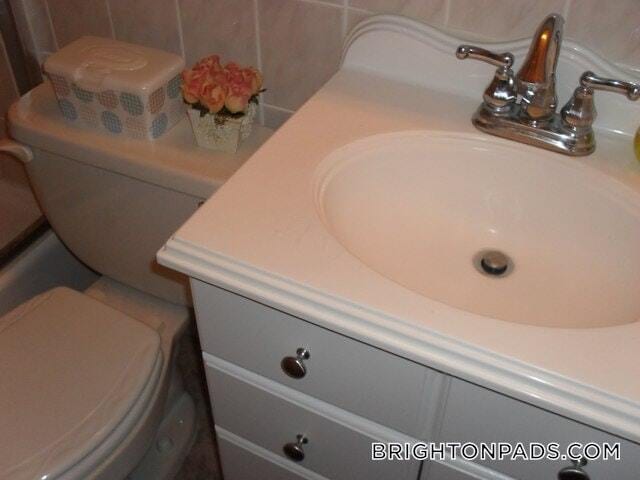 Building Photo - 7 Cypress Rd