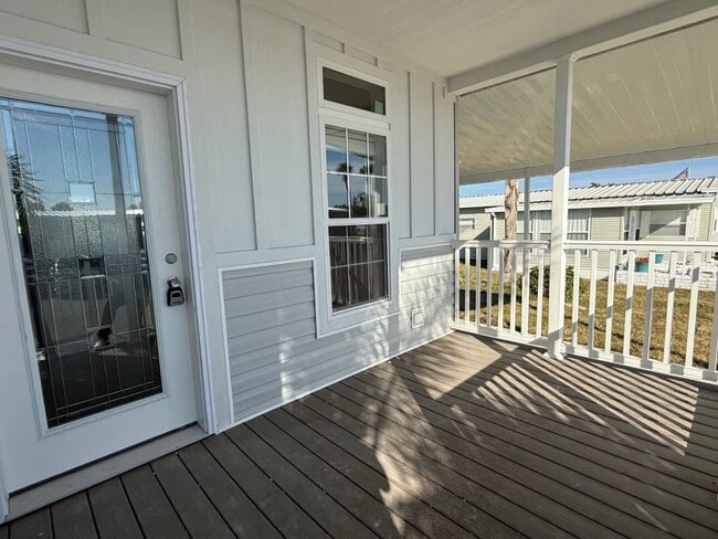 Building Photo - 492 Driftwood Dr