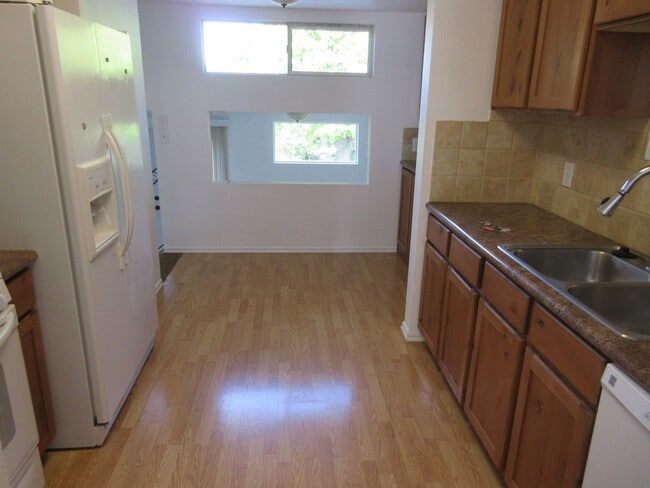 Building Photo - 3 bed - 2 bath Single Family Home in the Heart of Cedar City