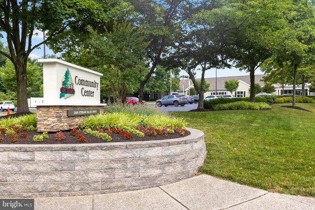 Building Photo - 705 Pine Drift Dr