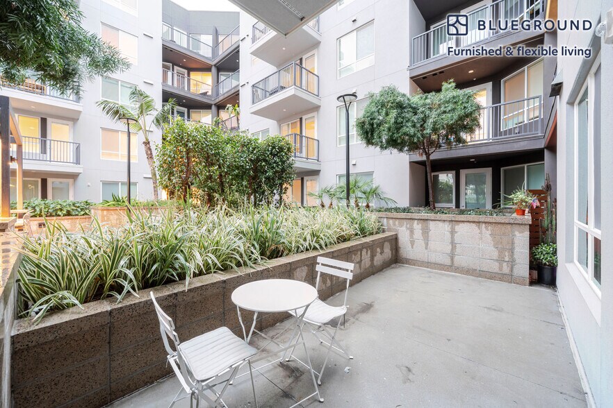 Building Photo - 101 River Pk Dr