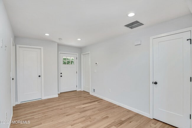 Building Photo - 769 Cliffwood Ave