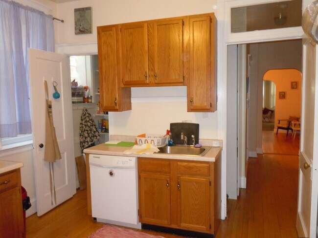 Kitchen - 1314 Eddy W St