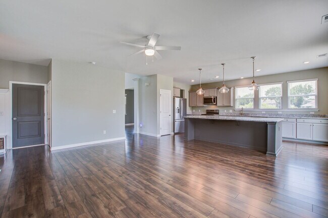 Building Photo - 2732 Harmony Lake Dr