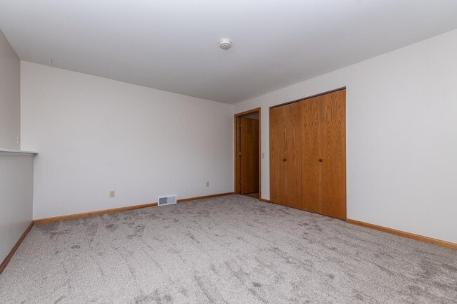 Building Photo - 2659 Aberdeen Ct