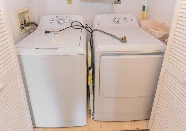 Building Photo - 1801 S US Hwy 1