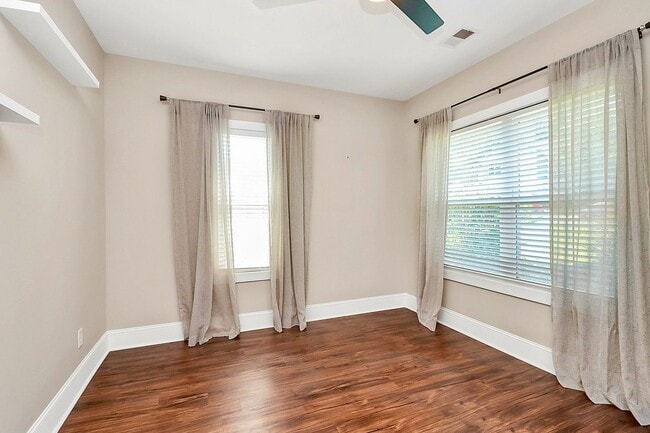 Building Photo - Newer Build Single Family in Washington He...