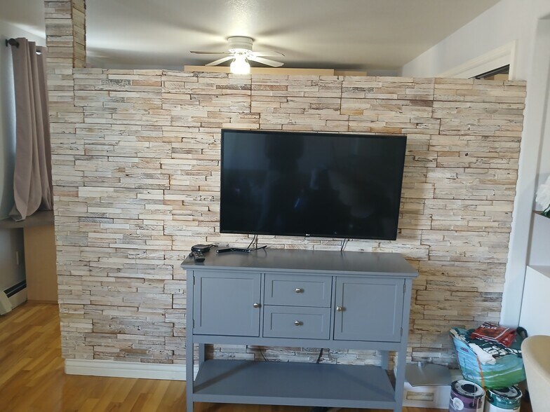 Building Photo - 1833 N Williams St