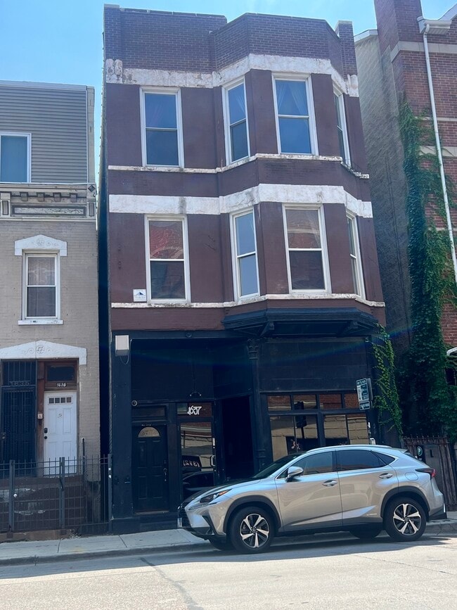 Primary Photo - 1637 W North Ave