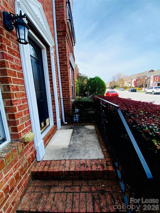 Building Photo - 6928 Creft Cir