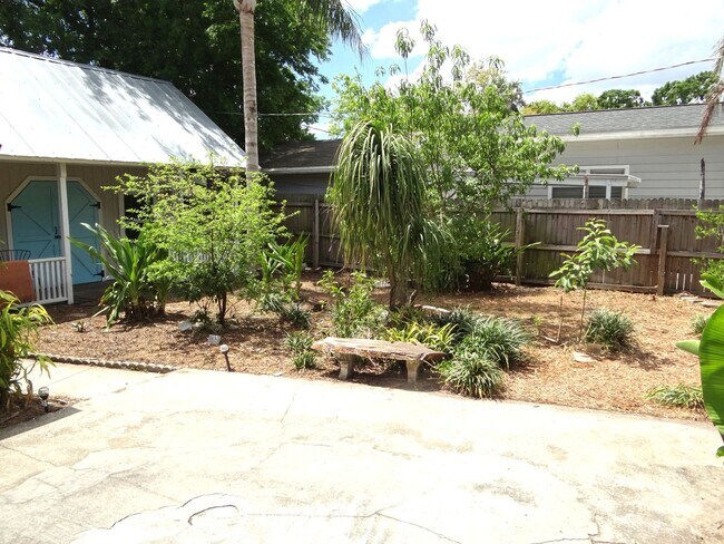 Building Photo - Heights updated bungalow - price reduced!