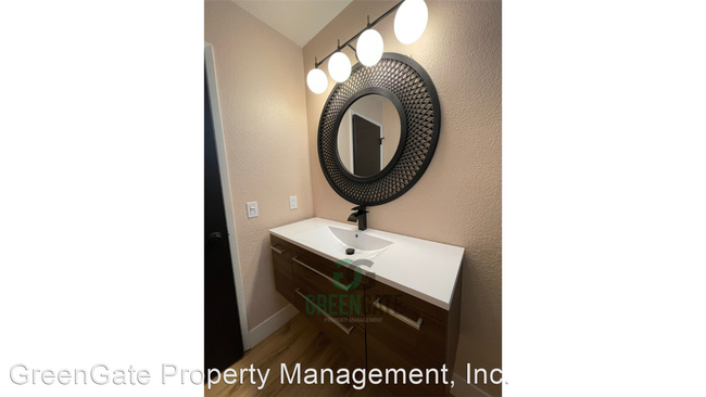 Building Photo - 2 br, 1 bath House - 1102 Cedar Creek Dr U...