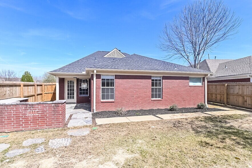 Building Photo - 8531 Cross Point Dr