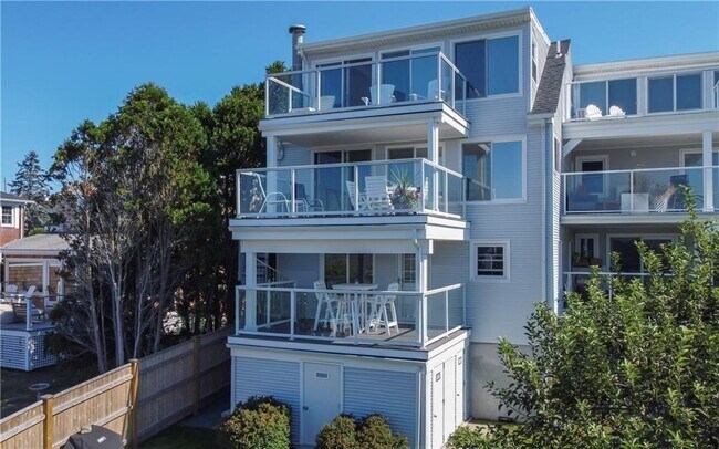 Building Photo - 249 Tuckerman Ave