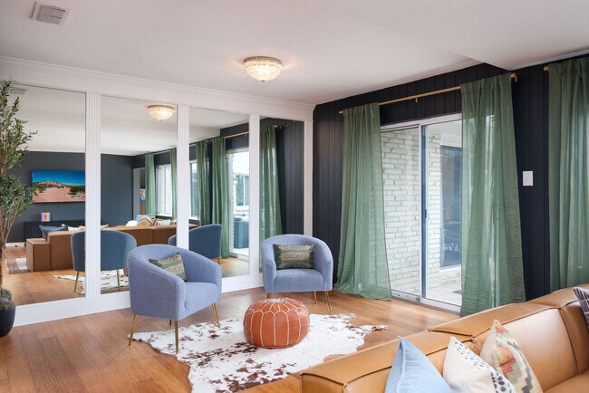 Building Photo - 6605 Countess Adria St