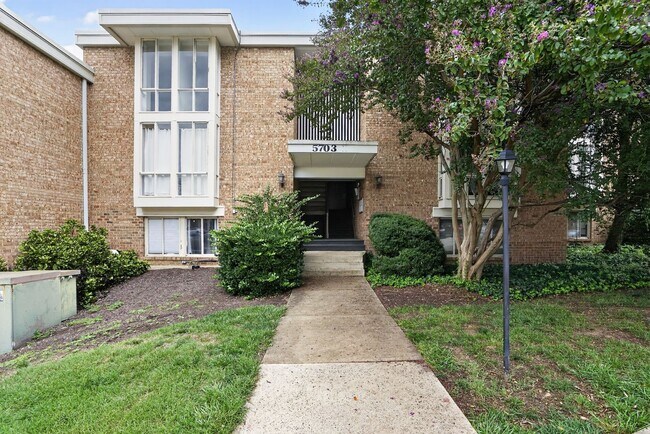 Building Photo - 5703 Indian Ct
