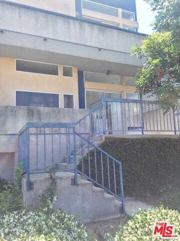 Primary Photo - 2481 Corinth Ave