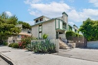Building Photo - Bright, spacious Van Nuys 3-level townhome