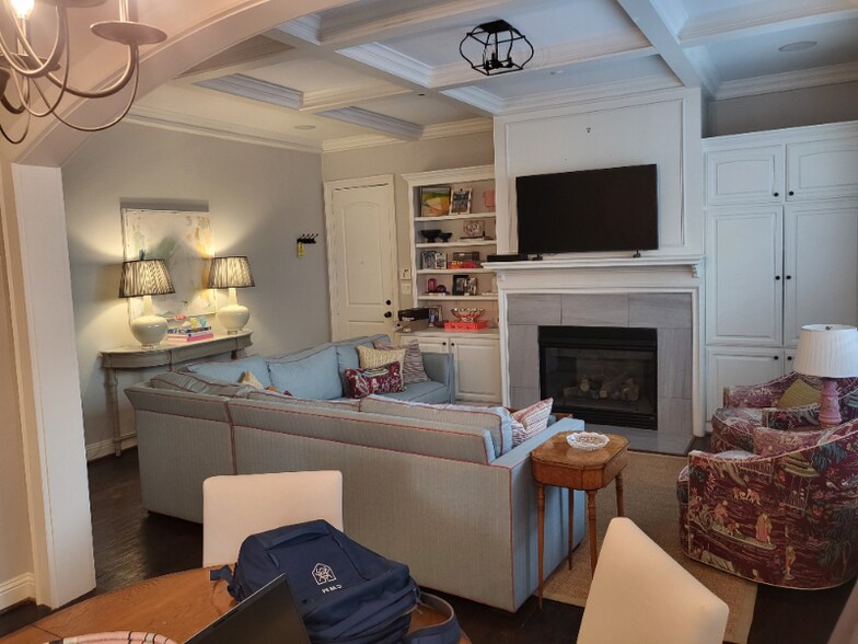 Building Photo - 4219 Emerson Ave