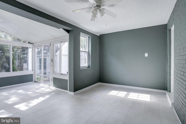 Building Photo - 3404 8th St S
