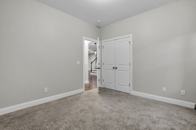 Building Photo - Spacious 4BR/3BA Pooler Home – Lagoon Views, Prime Location