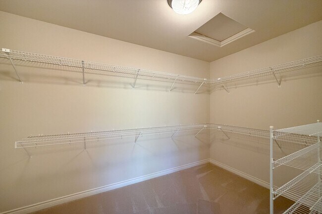Building Photo - 3Bd/2.5Ba Redmond Home