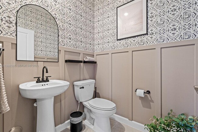 Building Photo - 4917 Oakmont Dr