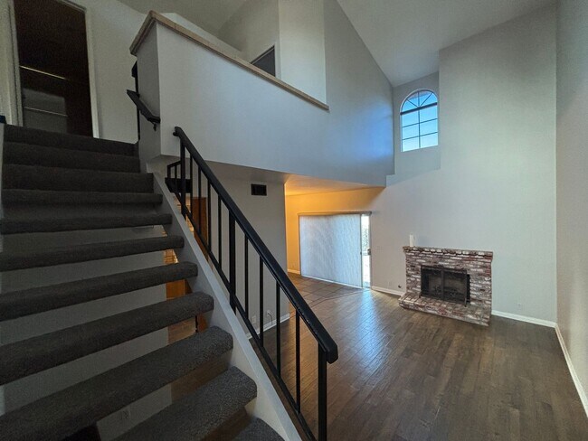 Building Photo - 22832 Banyan Pl