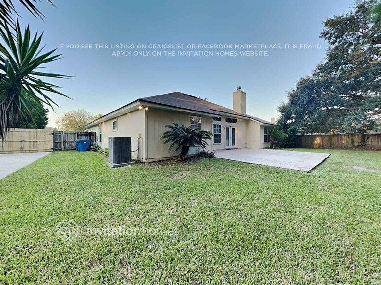 Building Photo - 12358 Bucks Harbor Dr S