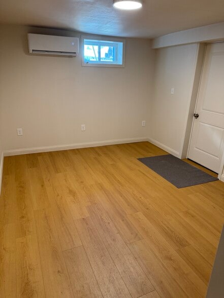 Building Photo - 418 N Broadway St