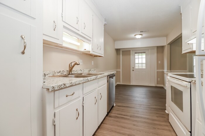 Building Photo - 209 Buckskin Dr