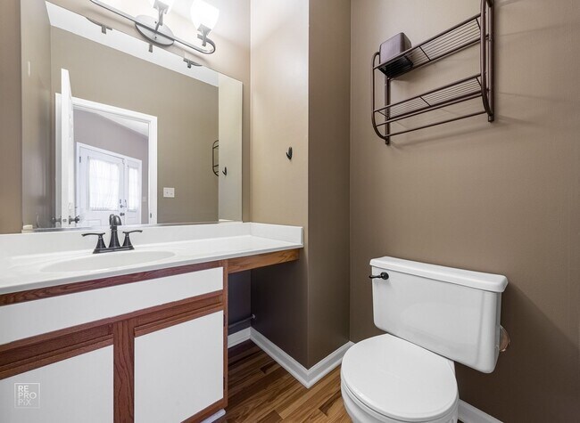 Building Photo - Schaumburg Two Story Two Bed Townhome