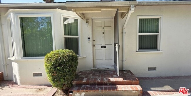 Building Photo - 5444 Hermitage Ave