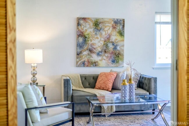 Building Photo - 4301 Hillview Dr