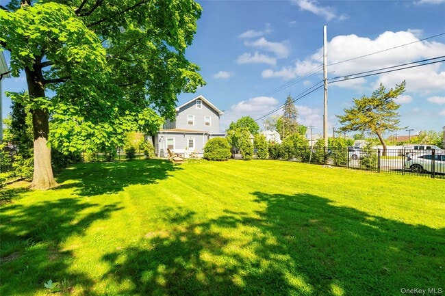 Building Photo - 78 Maple Ave