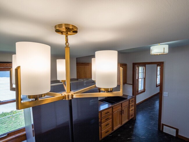 Building Photo - Little but Luxe