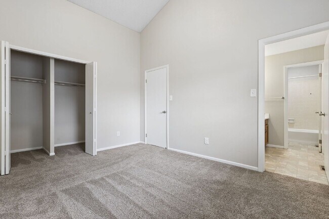 Building Photo - 2390 Middleton Ct