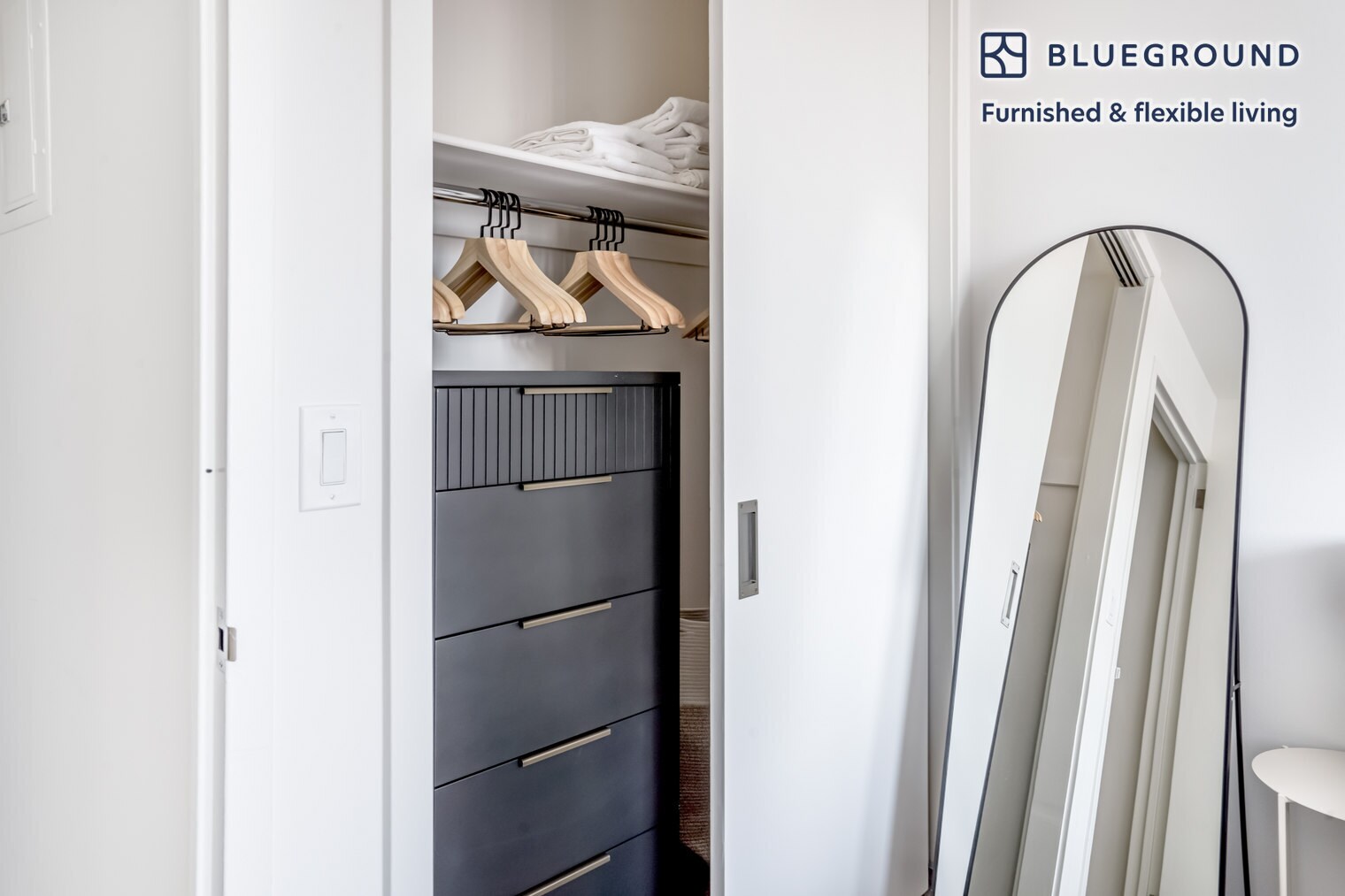 Building Photo - 520 W 43rd St