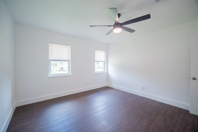 Building Photo - 4815 Caris St