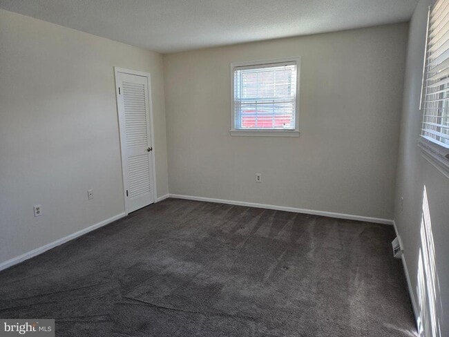 Building Photo - 341 S 26th St