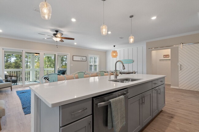 Building Photo - 6635 Carlinga Dr