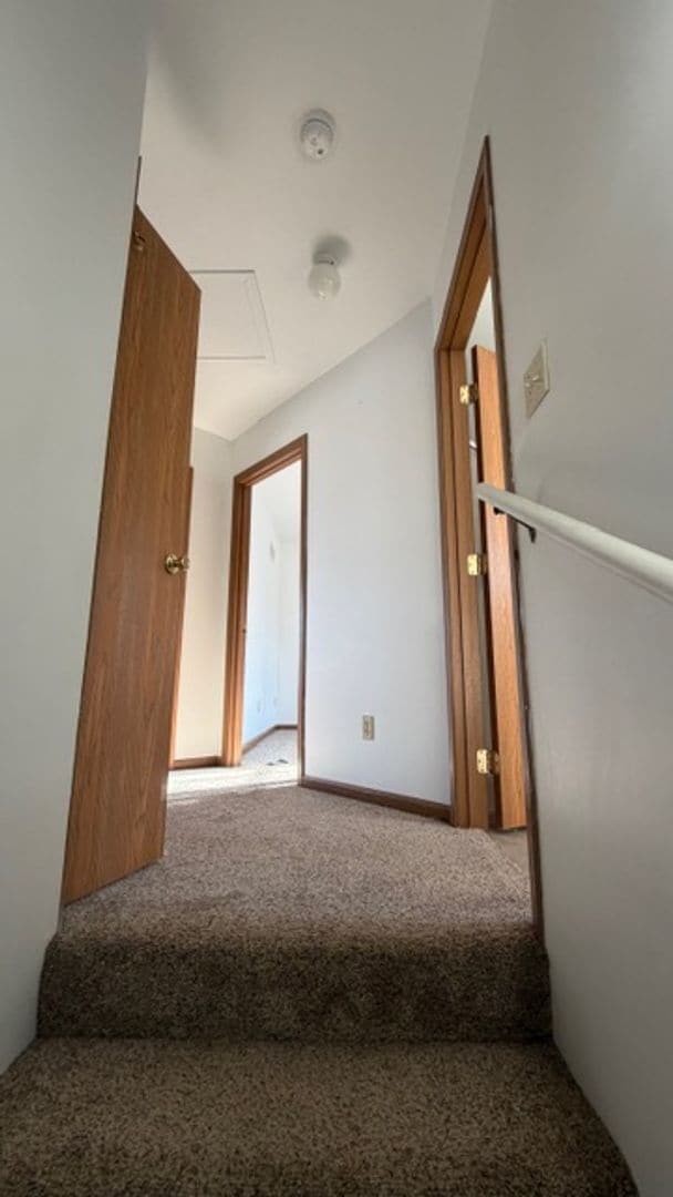 Building Photo - 696 James St