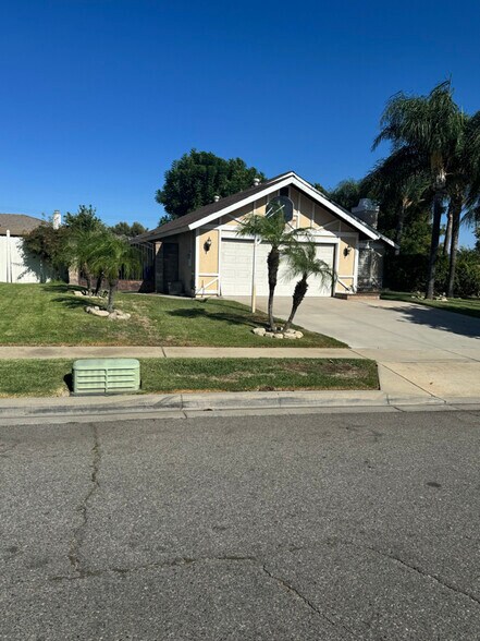 Building Photo - 7513 Center Ave