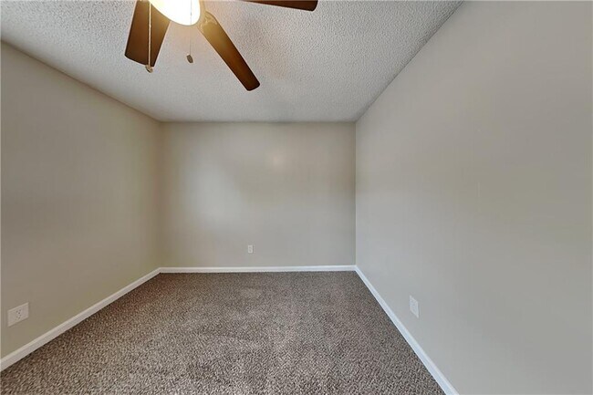 Building Photo - 102 Ashford Dr