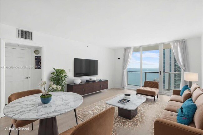Building Photo - 1155 Brickell Bay Dr