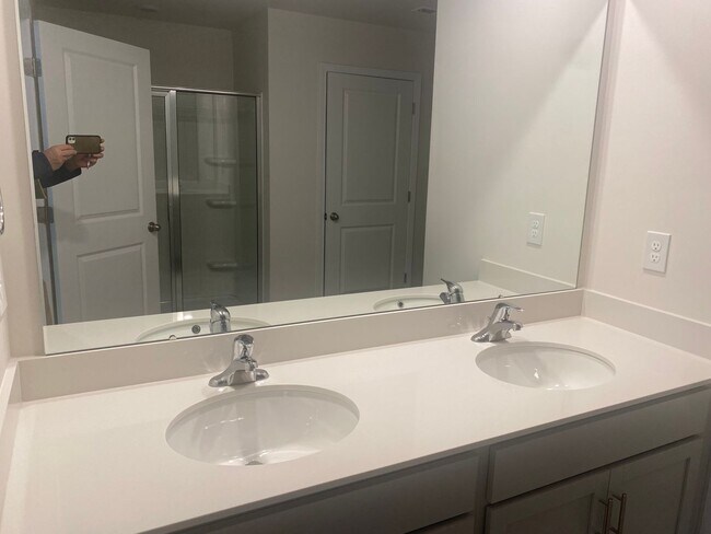 Building Photo - Be the First to Live in This Stunning Brand New Home!