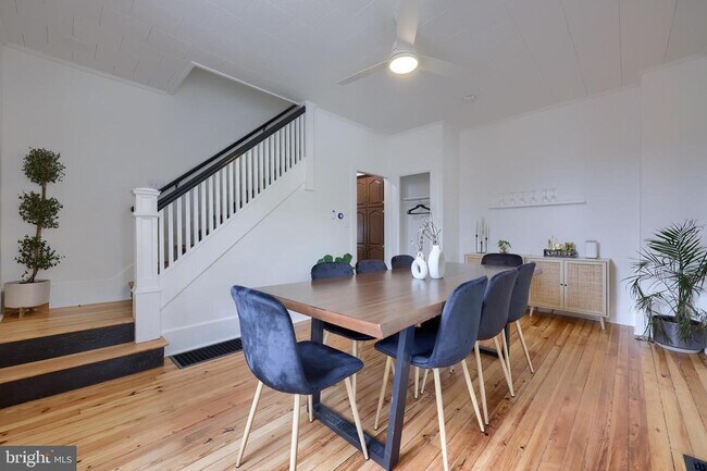 Building Photo - 136 E Harrisburg Ave