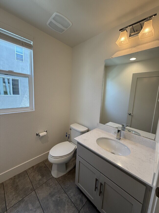 Building Photo - Bright & Spacious 3-Bedroom, 3.5-Bathroom Newark Home with Private Balcony